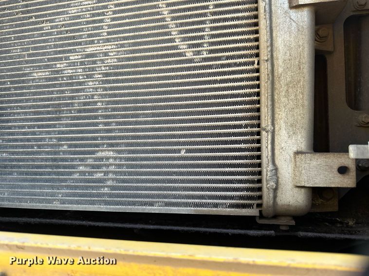 image for item EB2676 2004 Komatsu PC400LC-7 excavator