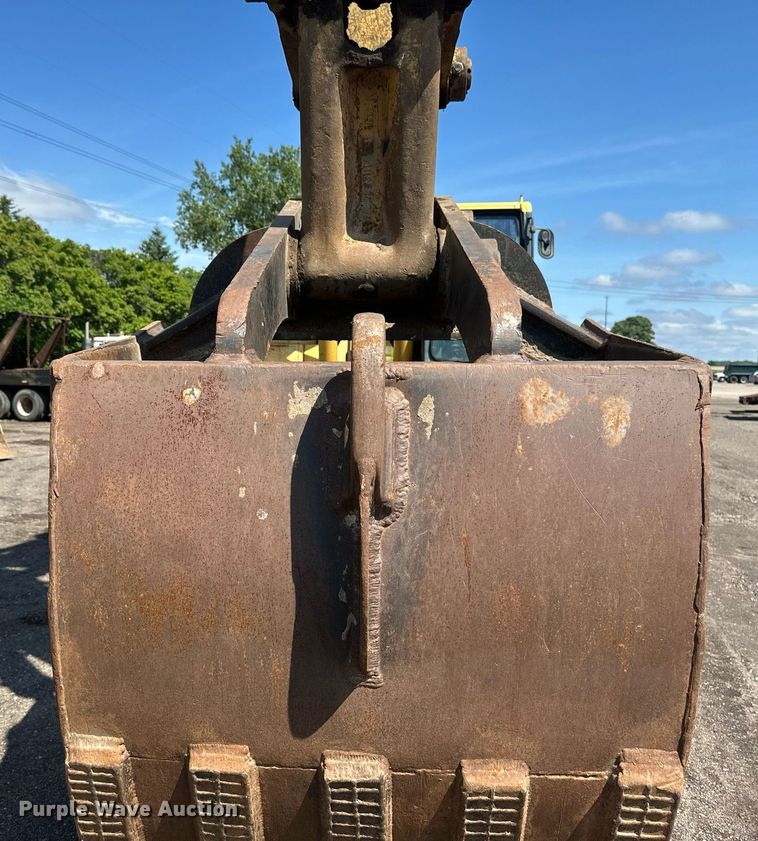 image for item EB2678 2001 Komatsu PC400LC-6LM excavator