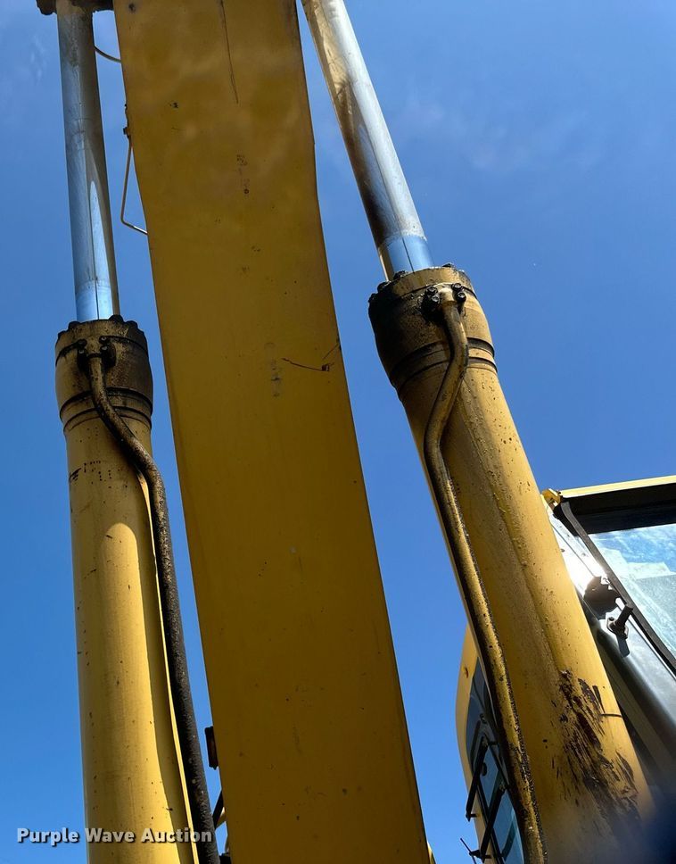 image for item EB2678 2001 Komatsu PC400LC-6LM excavator