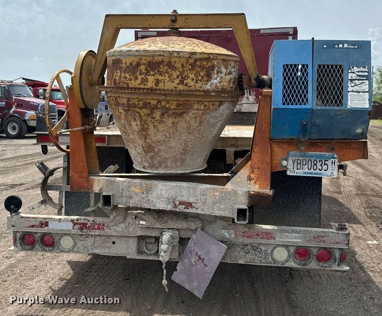 image for item EB2679 2003 Chevrolet Kodiak flatbed truck