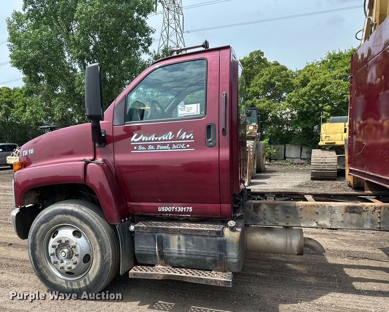 image for item EB2679 2003 Chevrolet Kodiak flatbed truck