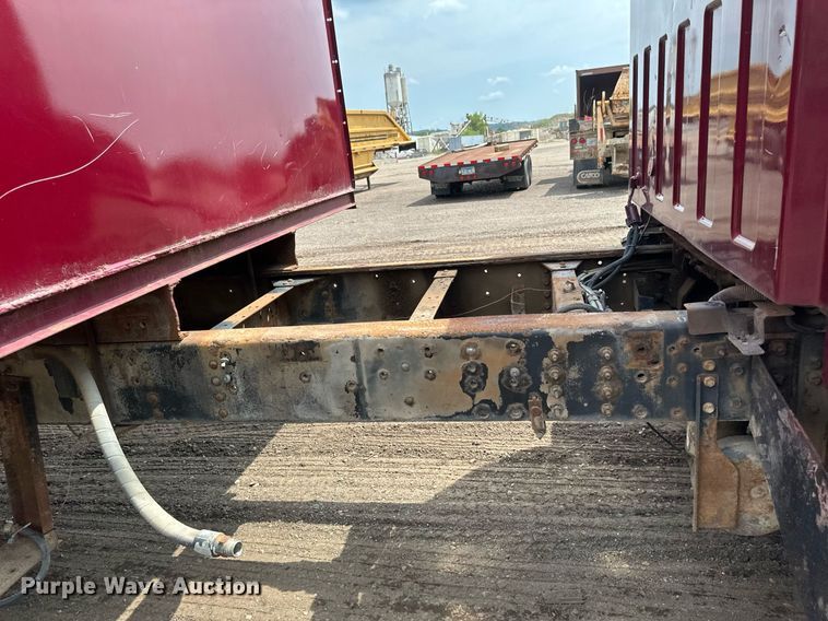 image for item EB2679 2003 Chevrolet Kodiak flatbed truck