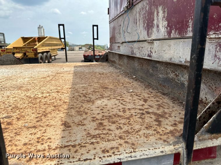 image for item EB2679 2003 Chevrolet Kodiak flatbed truck