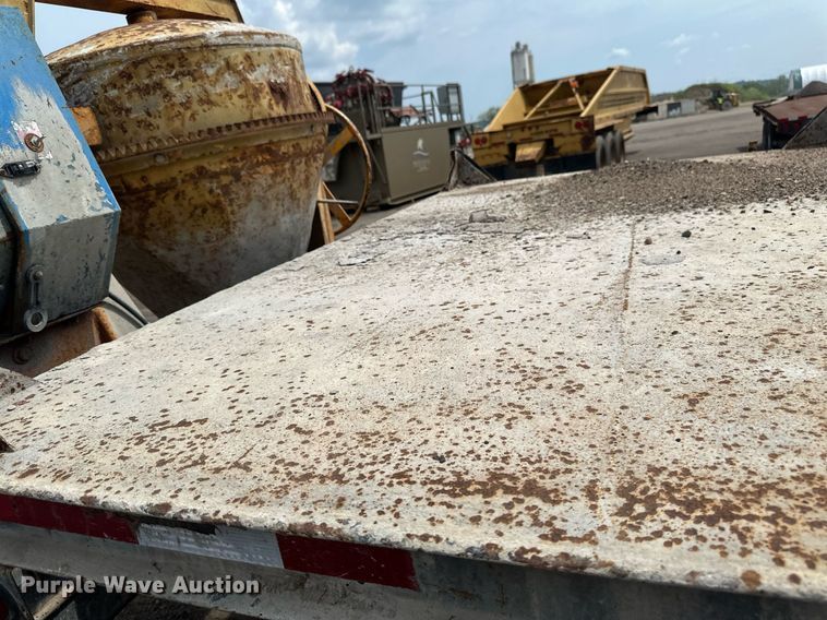 image for item EB2679 2003 Chevrolet Kodiak flatbed truck