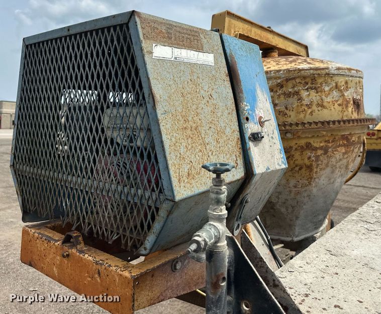 image for item EB2679 2003 Chevrolet Kodiak flatbed truck