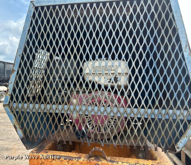 image for item EB2679 2003 Chevrolet Kodiak flatbed truck