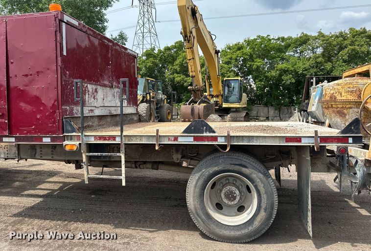 image for item EB2679 2003 Chevrolet Kodiak flatbed truck