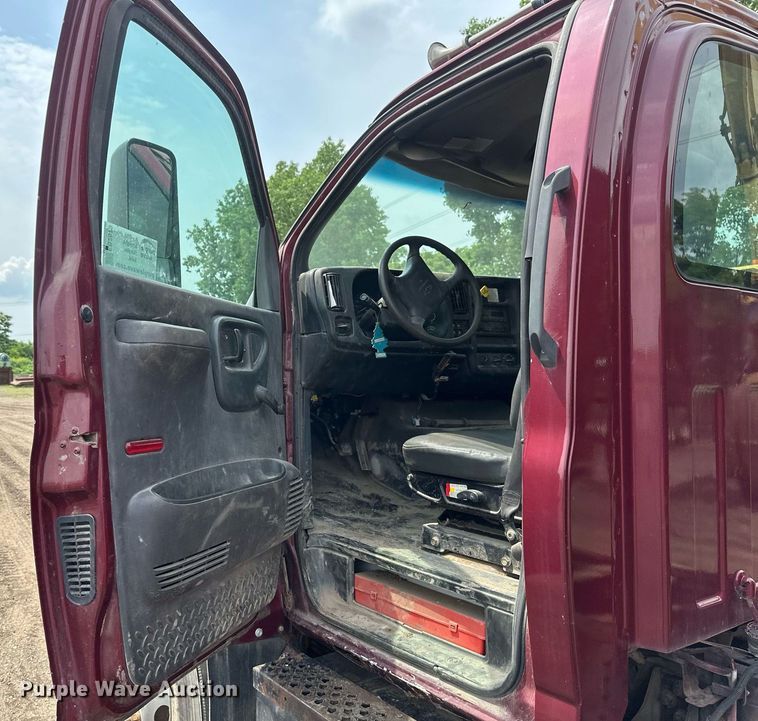 image for item EB2679 2003 Chevrolet Kodiak flatbed truck