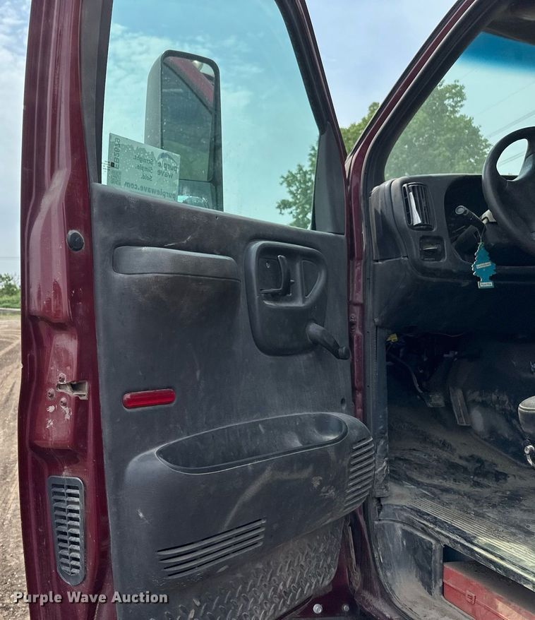 image for item EB2679 2003 Chevrolet Kodiak flatbed truck