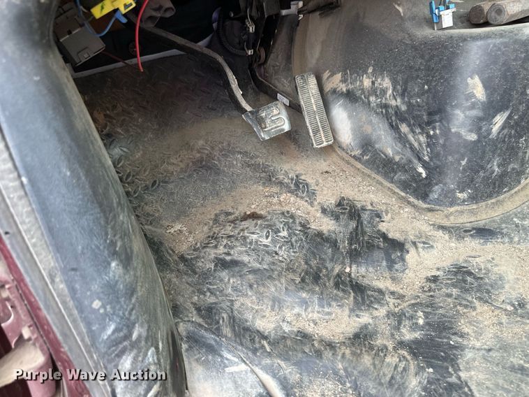 image for item EB2679 2003 Chevrolet Kodiak flatbed truck