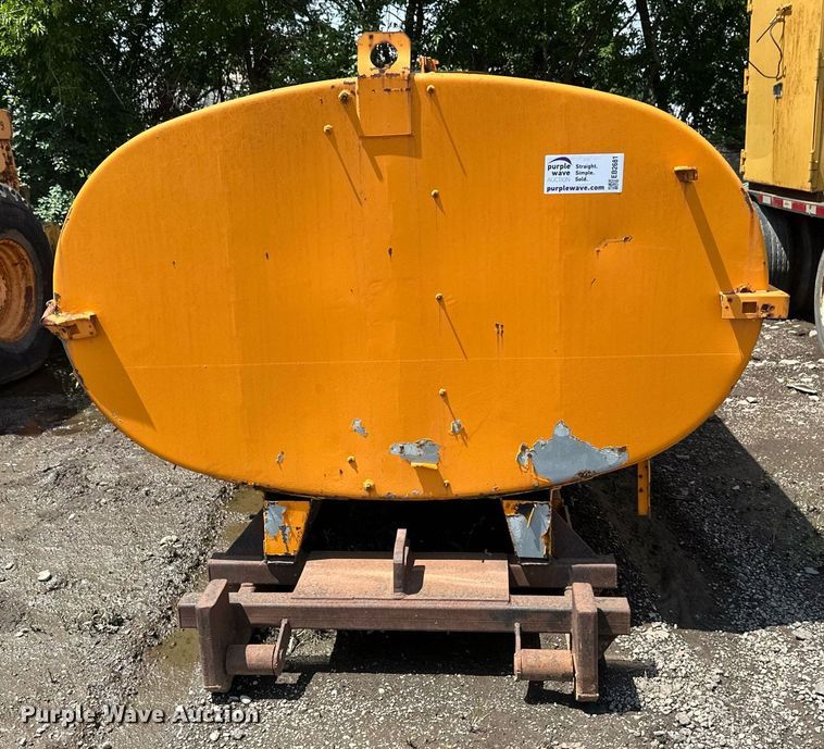 image for item EB2681 Roll-off oil tank