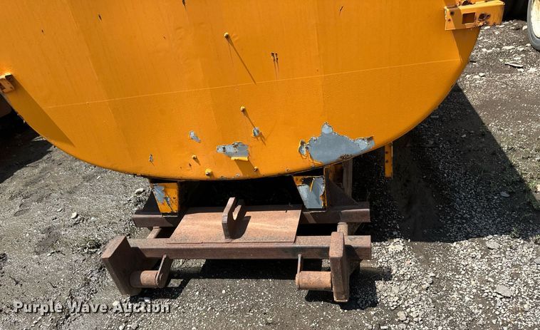 image for item EB2681 Roll-off oil tank