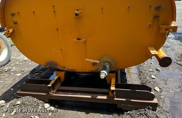 image for item EB2681 Roll-off oil tank