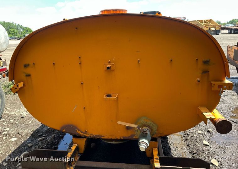 image for item EB2681 Roll-off oil tank
