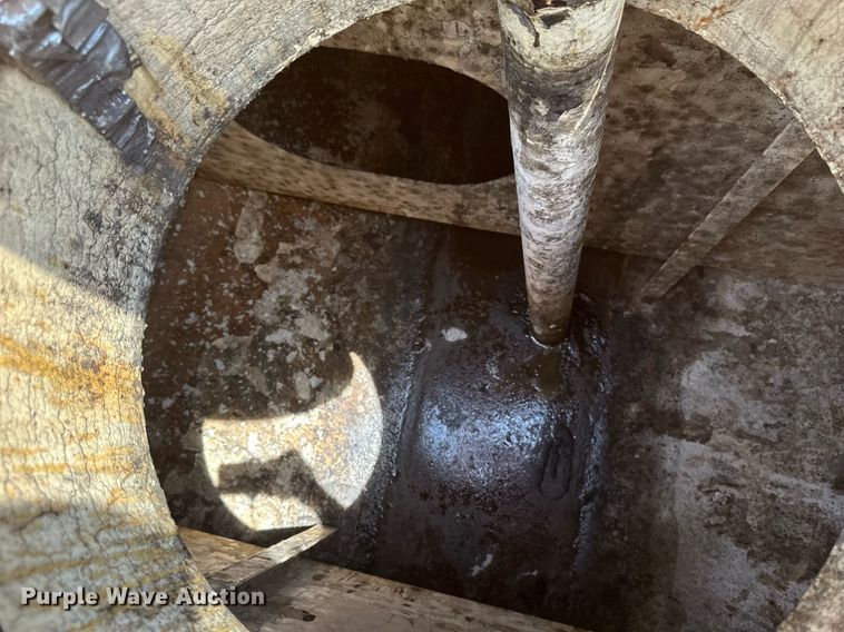 image for item EB2681 Roll-off oil tank