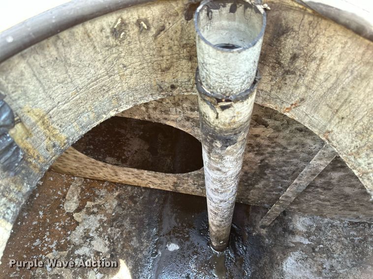 image for item EB2681 Roll-off oil tank