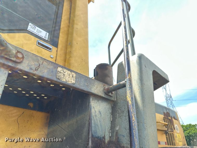 image for item EB2684 1998 Komatsu WA500-3L wheel loader