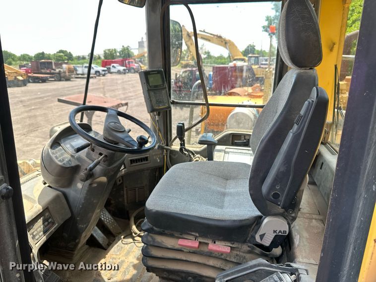 image for item EB2684 1998 Komatsu WA500-3L wheel loader