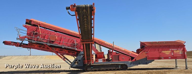 image for item EC1055 2013 Terex 693 Plus Supertrak screening plant