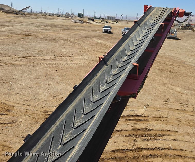 image for item EC1055 2013 Terex 693 Plus Supertrak screening plant