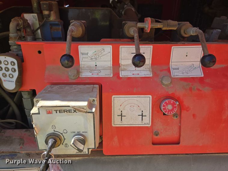 image for item EC1055 2013 Terex 693 Plus Supertrak screening plant