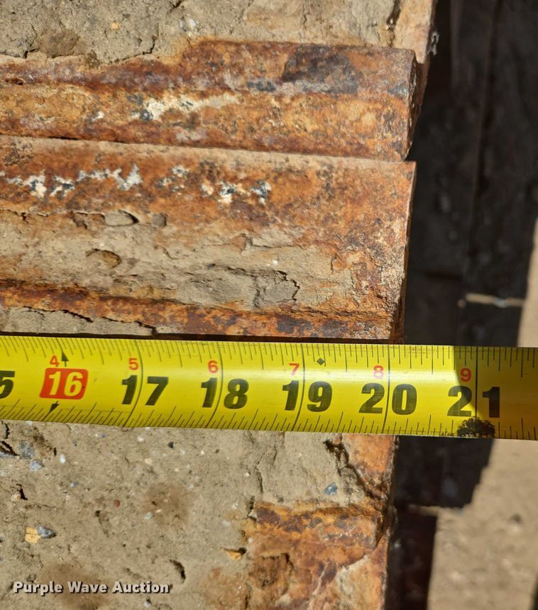 image for item EC1055 2013 Terex 693 Plus Supertrak screening plant