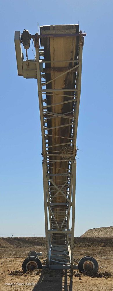 image for item EC1056 Radial stacking conveyor