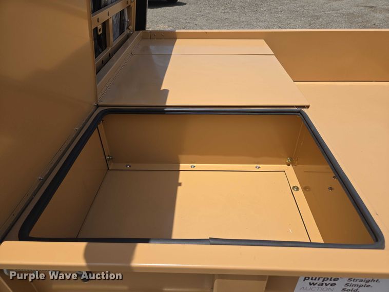 image for item EC1064 2023 Tuatara 1000 EFI-2 utility vehicle