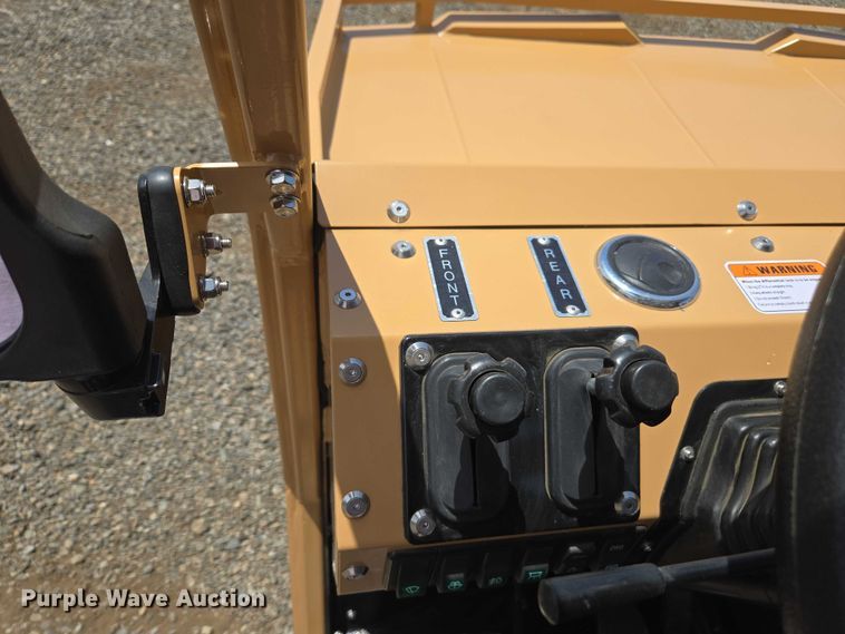 image for item EC1064 2023 Tuatara 1000 EFI-2 utility vehicle