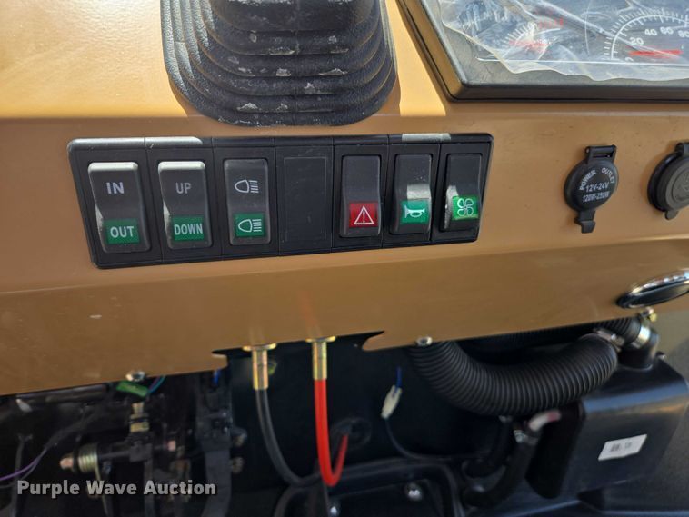 image for item EC1064 2023 Tuatara 1000 EFI-2 utility vehicle