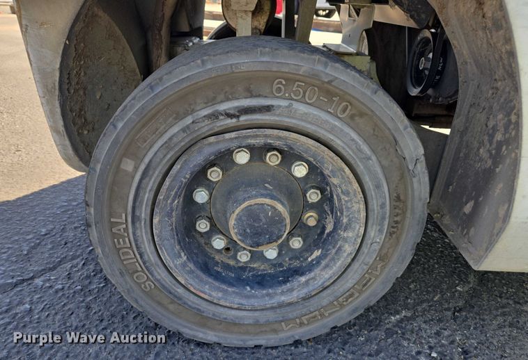 image for item EC1067 2010 Nissan PF60 forklift