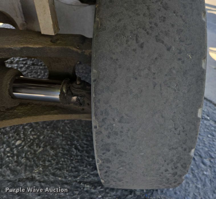 image for item EC1067 2010 Nissan PF60 forklift