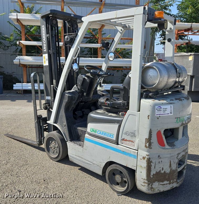 image for item EC1068 2017 UniCarriers CFS40 forklift