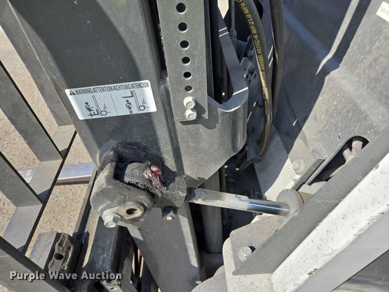 image for item EC1068 2017 UniCarriers CFS40 forklift