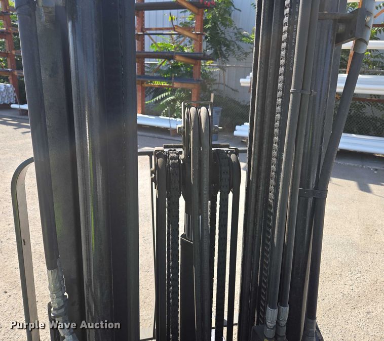 image for item EC1068 2017 UniCarriers CFS40 forklift