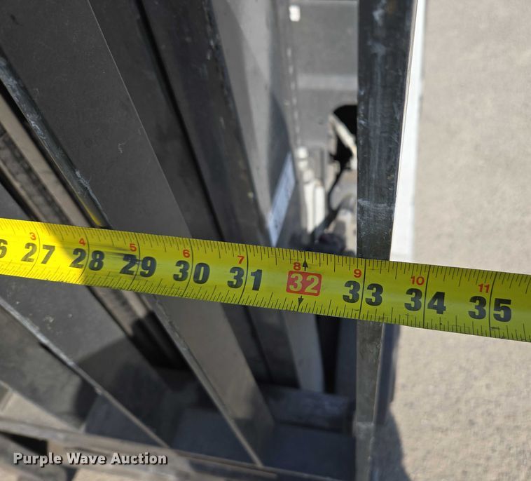 image for item EC1068 2017 UniCarriers CFS40 forklift