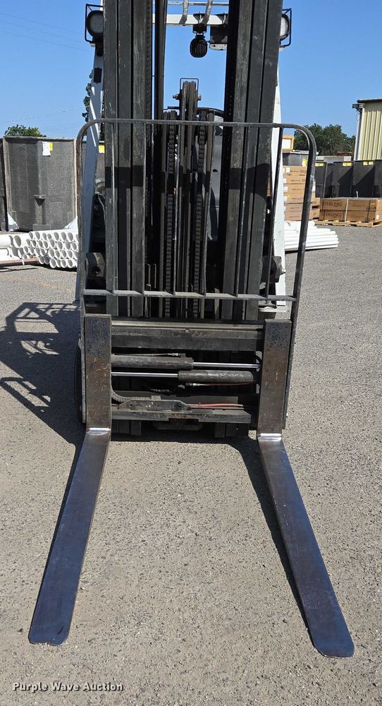 image for item EC1068 2017 UniCarriers CFS40 forklift