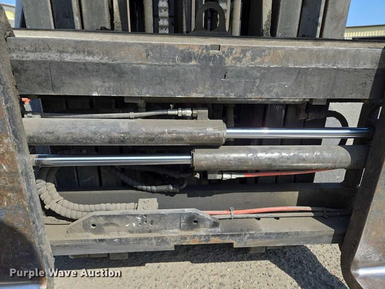 image for item EC1068 2017 UniCarriers CFS40 forklift