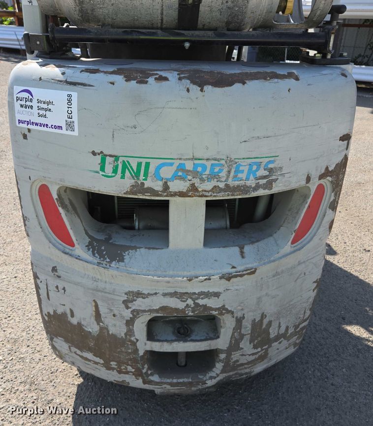 image for item EC1068 2017 UniCarriers CFS40 forklift
