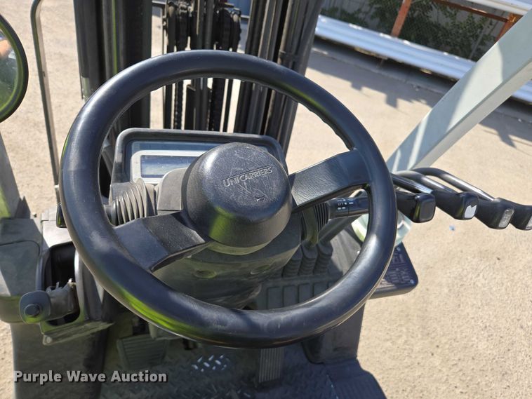 image for item EC1068 2017 UniCarriers CFS40 forklift