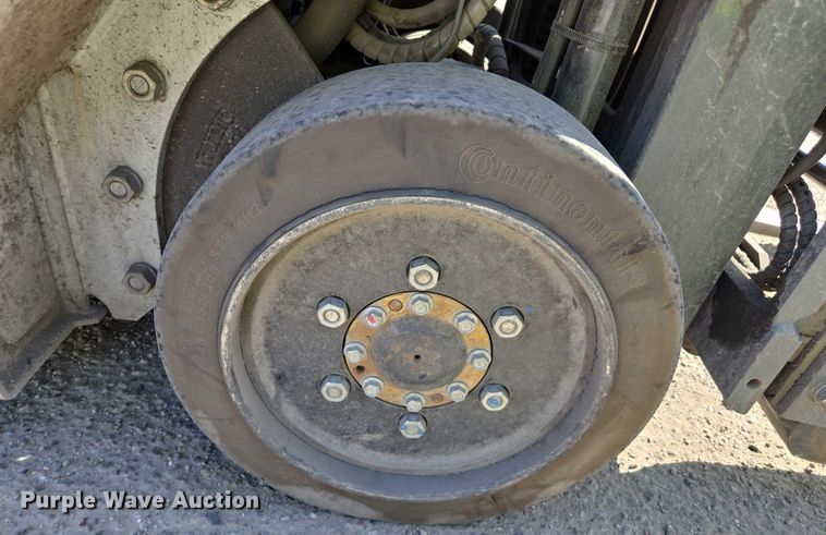 image for item EC1068 2017 UniCarriers CFS40 forklift