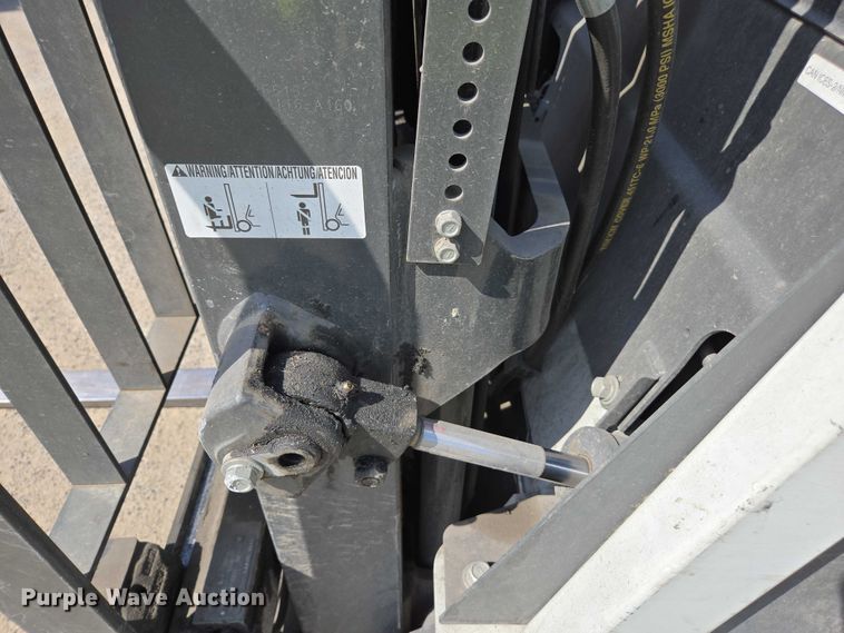 image for item EC1069 2017 UniCarriers CFS40 forklift