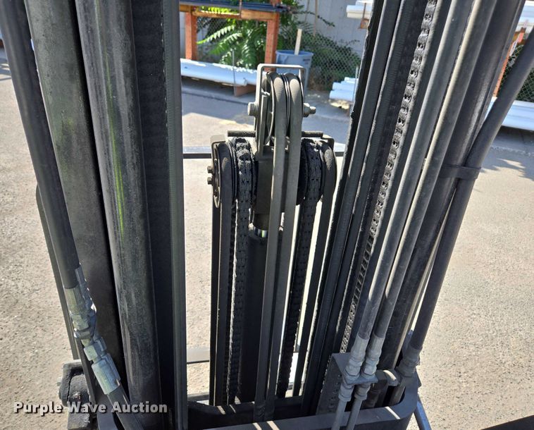 image for item EC1069 2017 UniCarriers CFS40 forklift