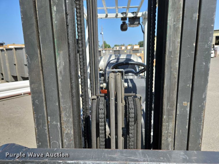 image for item EC1069 2017 UniCarriers CFS40 forklift