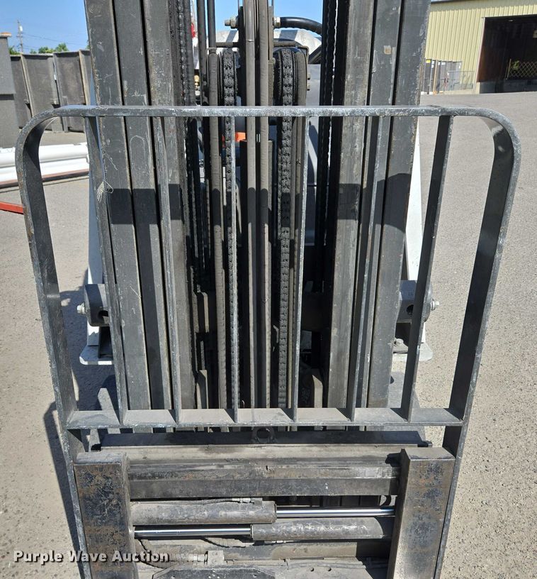 image for item EC1069 2017 UniCarriers CFS40 forklift