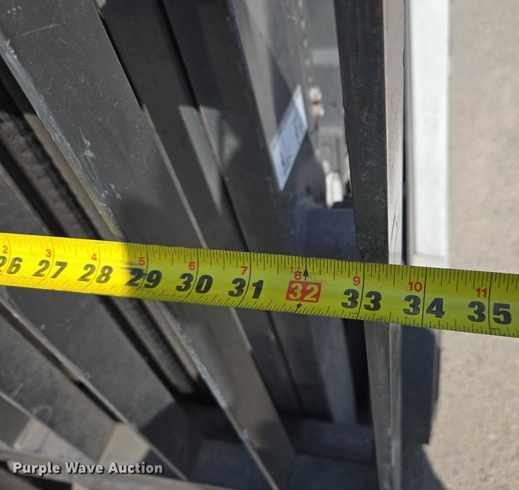 image for item EC1069 2017 UniCarriers CFS40 forklift