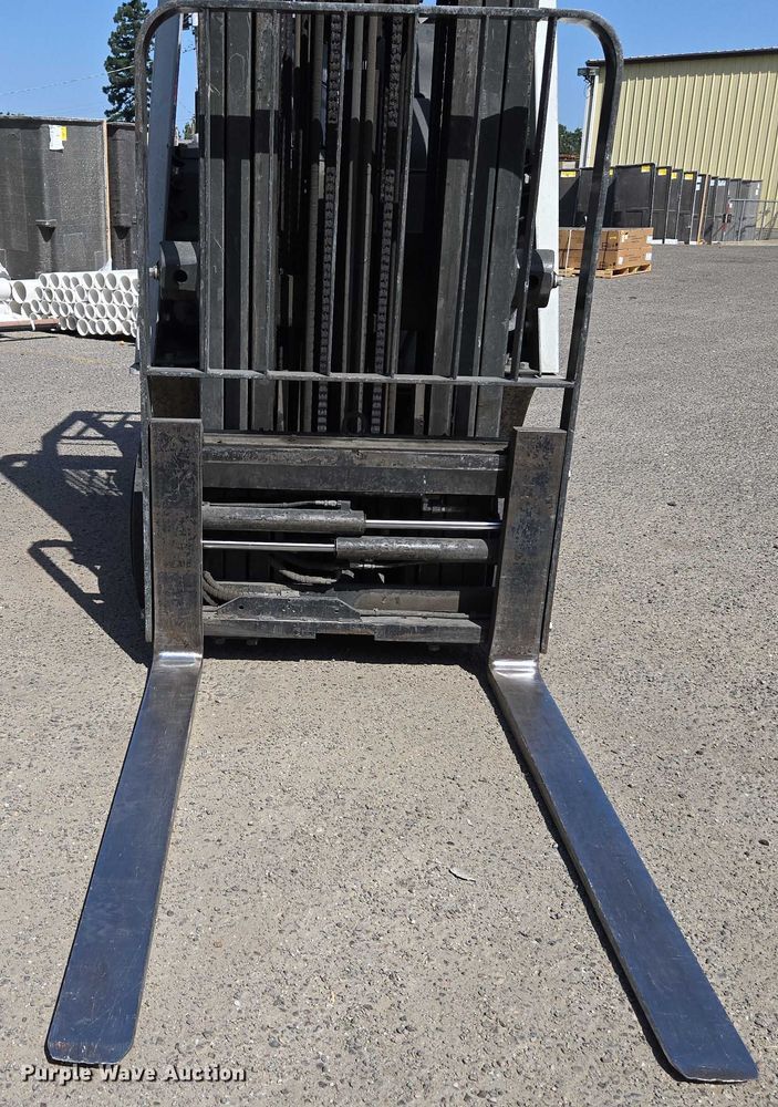 image for item EC1069 2017 UniCarriers CFS40 forklift