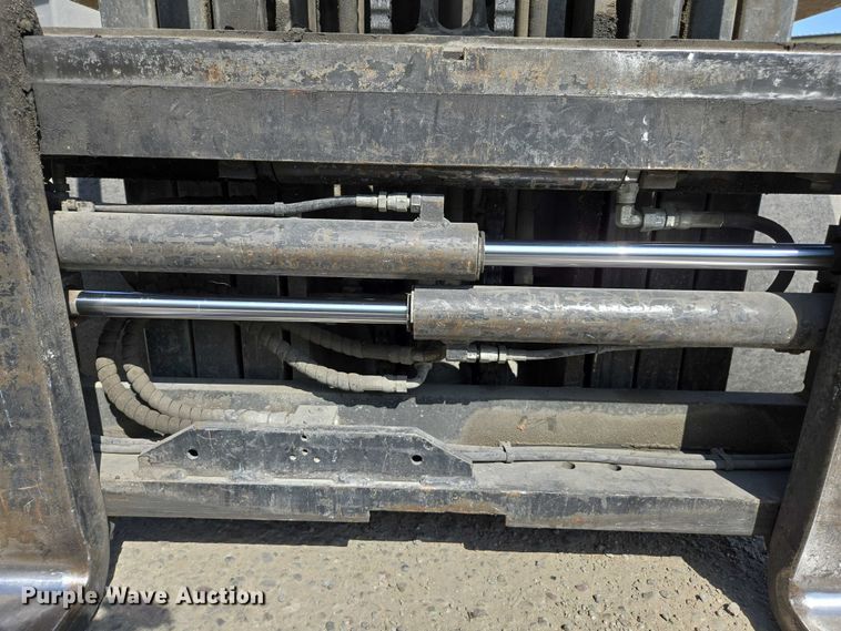 image for item EC1069 2017 UniCarriers CFS40 forklift