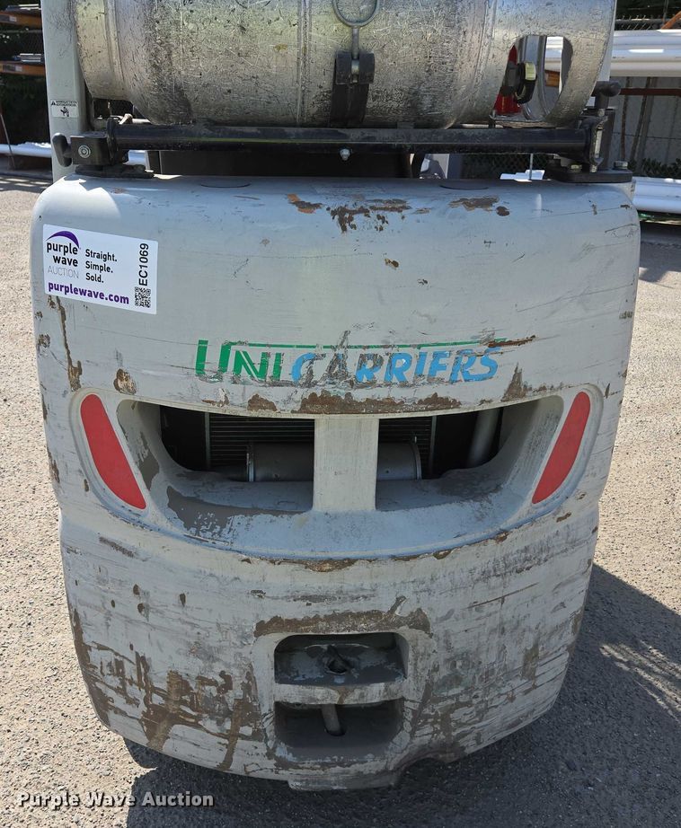 image for item EC1069 2017 UniCarriers CFS40 forklift