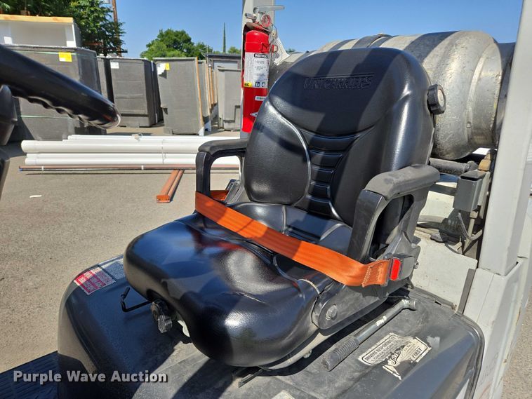 image for item EC1069 2017 UniCarriers CFS40 forklift